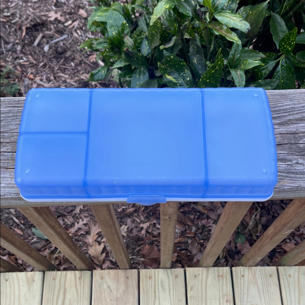 Tupperware Lunch N Things Divided Container - Picture 3 of 10